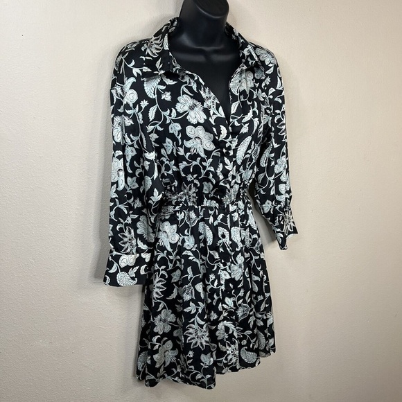 Zara Dresses & Skirts - Zara Dress Navy with White Floral Design small